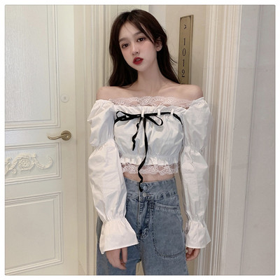 Moodne naiste alandatud varrukatega pluus pitsiga