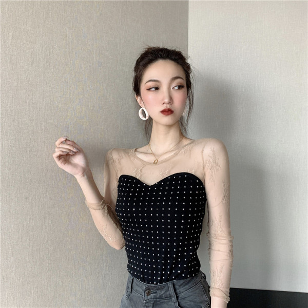 Liibuv naiste pitsvarrukatega pluus