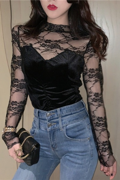 Must naiste sametpluus pitsvarrukatega