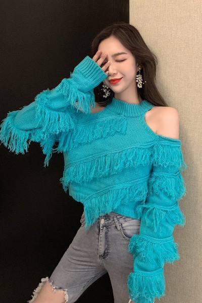 Moodne narmaste ja lõikega varrukatega naiste kampsun