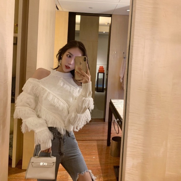 Moodne narmaste ja lõikega varrukatega naiste kampsun