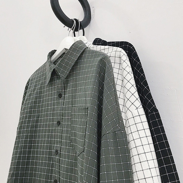 Kockás férfi ing hosszú ujjal, klasszikus gallérral és zsebbel