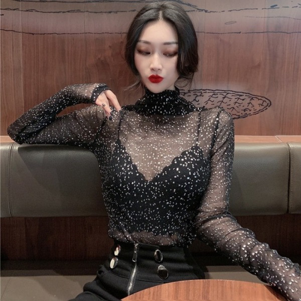 Naiste võrkpluus litrite ja kõrge kraega