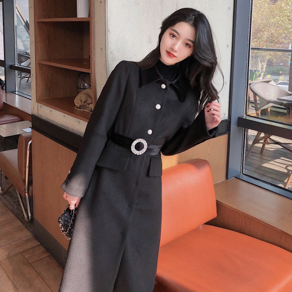 Вълнено дамско палто с класическа яка и колан 