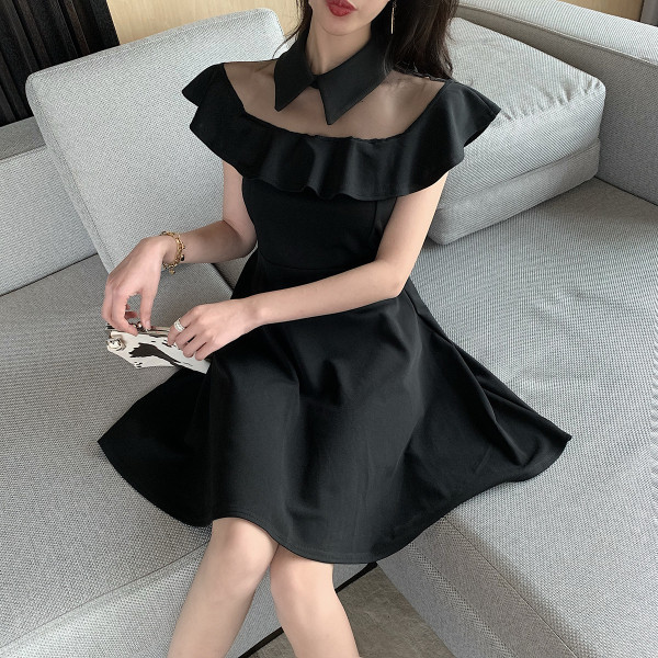 Naiste must kleit klassikalise krae ja lühikeste varrukatega