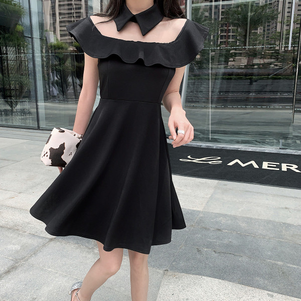 Naiste must kleit klassikalise krae ja lühikeste varrukatega