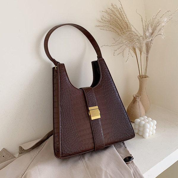 Стилна дамска чанта за рамо от еко кожа с метално закопчаване