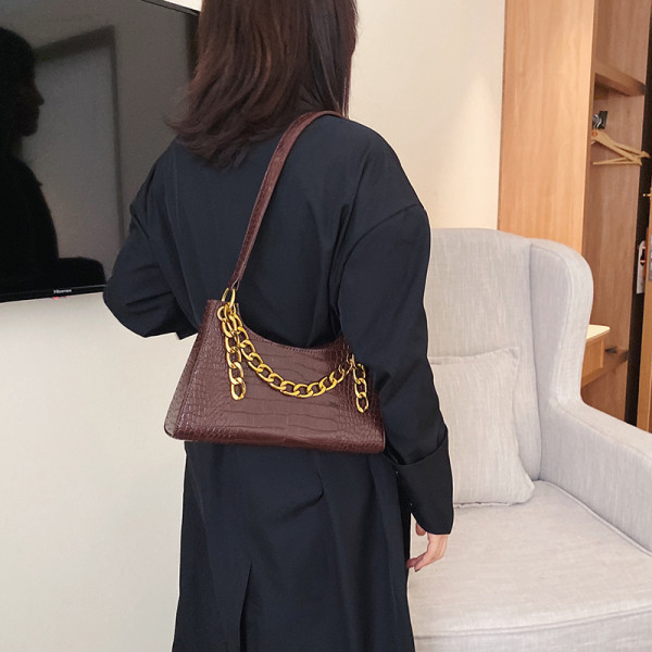 Öko-nahast väike naistekott metallist sanga tüüpi ketiga