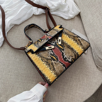 Aktuális női táska állatmintás, rövid és hosszú füllel