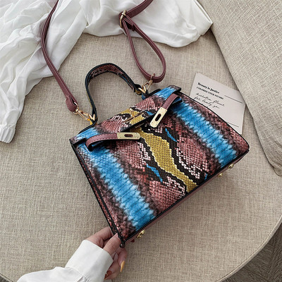 Aktuális női táska állatmintás, rövid és hosszú füllel