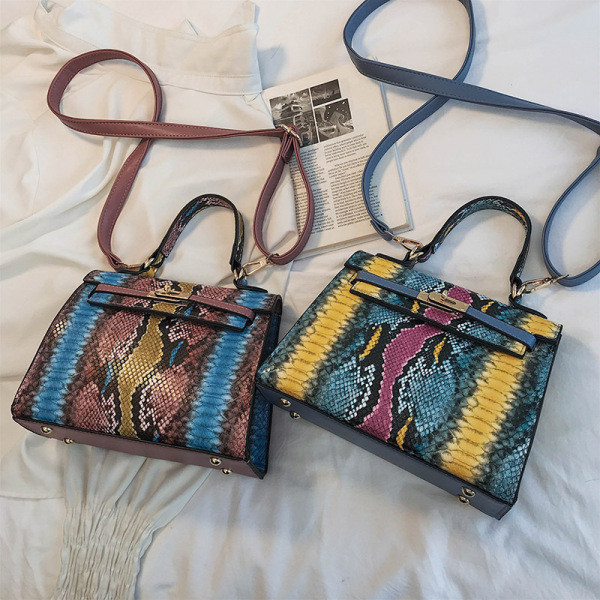 Aktuális női táska állatmintás, rövid és hosszú füllel