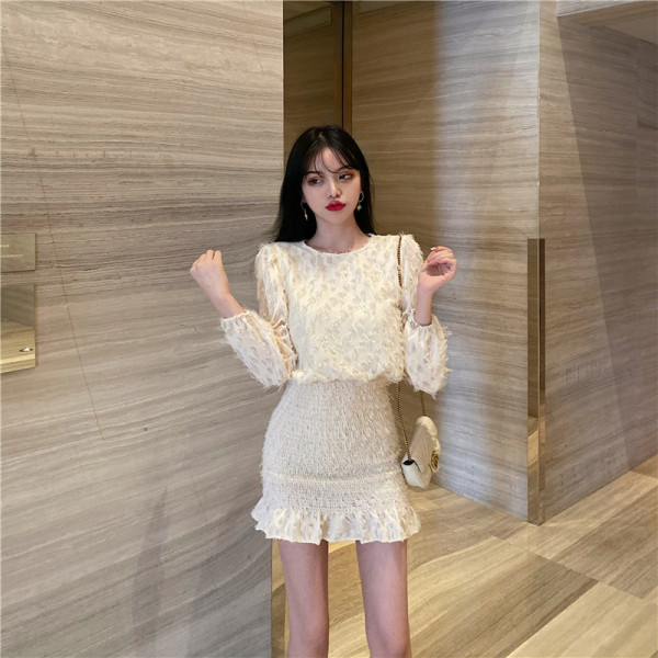 Stiilne naiste lühike kleit pikkade varrukate ja narmastega