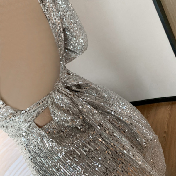 Stiilne litrite ja pikkade varrukatega naiste kleit