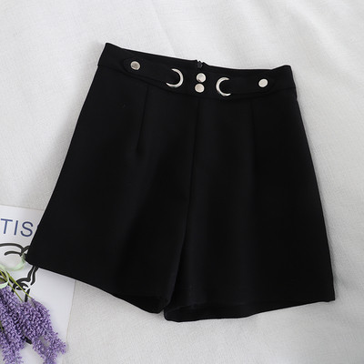 Női rövidnadrág A-vonallal és magas derékkal