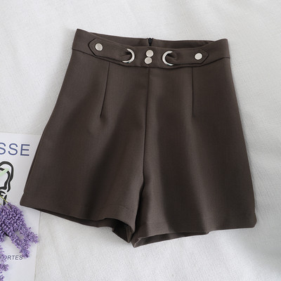 Női rövidnadrág A-vonallal és magas derékkal