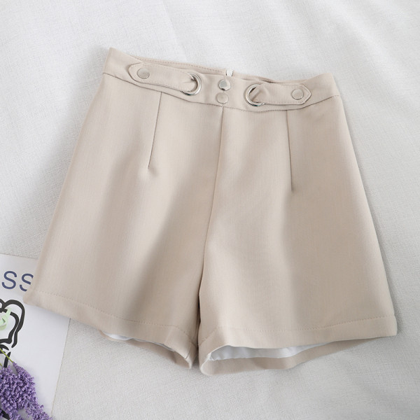 Női rövidnadrág A-vonallal és magas derékkal