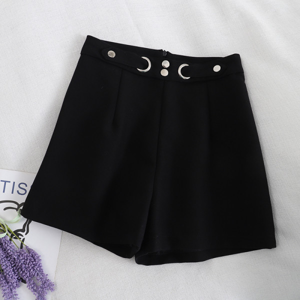 Női rövidnadrág A-vonallal és magas derékkal