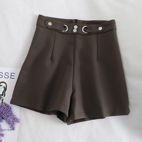 Női rövidnadrág A-vonallal és magas derékkal