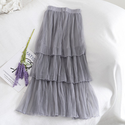 Moodne naiste pikk seelik A-joone ja tülliga