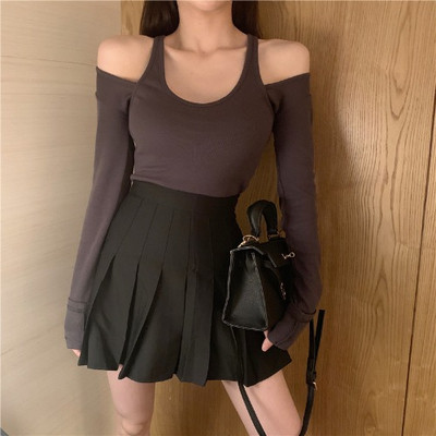 Testre szabott női blúz leejtett ujjakkal és pántokkal