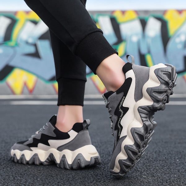 Kareda talla ja paeltega vabaaja meeste tossud