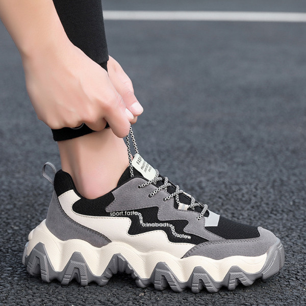 Kareda talla ja paeltega vabaaja meeste tossud