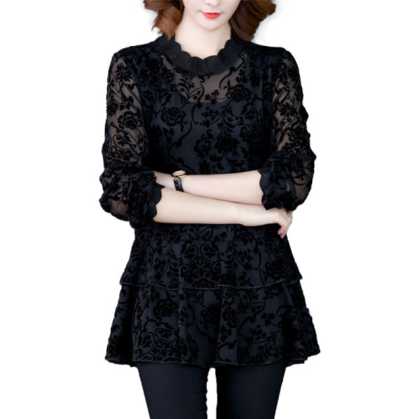 Разкроена дамска блуза с овално деколте, дълъг ръкав и флорален десен