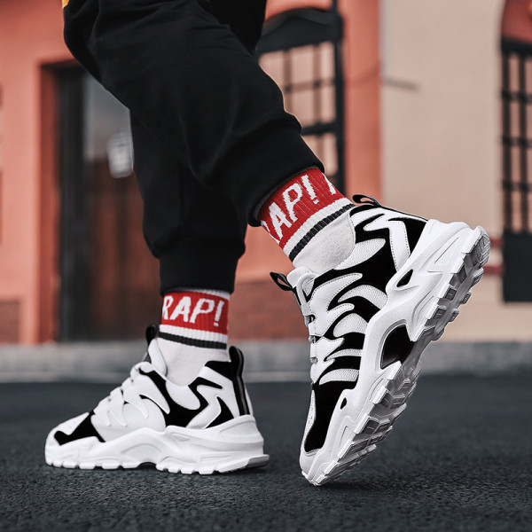 Uus mudel paeltega meeste kevadtossud