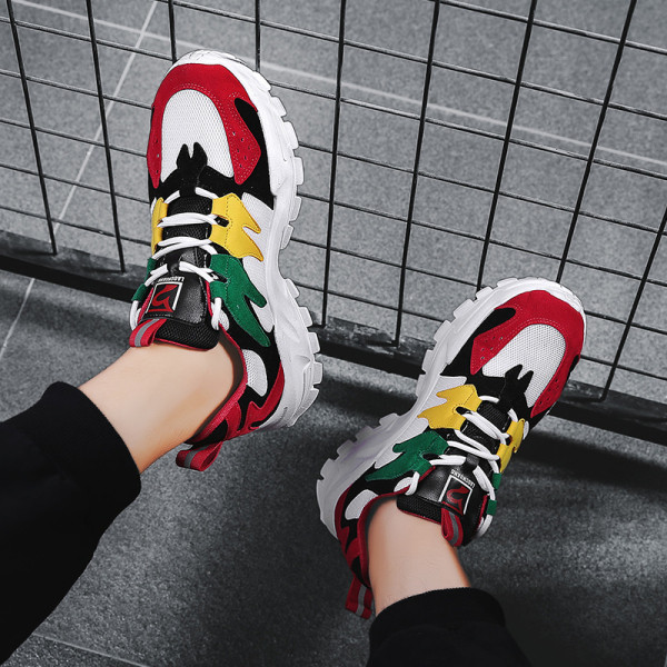 Uus mudel paeltega meeste kevadtossud