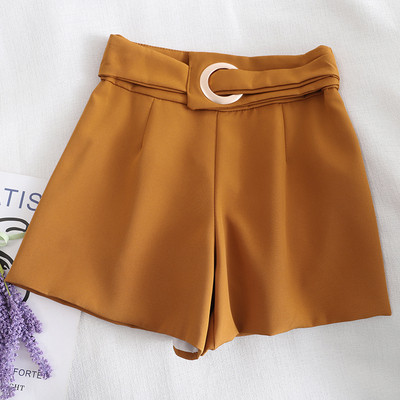 Naiste lühikesed püksid, lai mudel kõrge vöökoha ja vööga