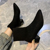 Modern női csizma hegyes modell 5 cm vastag sarokkal