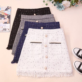 Kõrge vöökoha, narmaste, nööpide ja taskutega aktuaalne naiste seelik