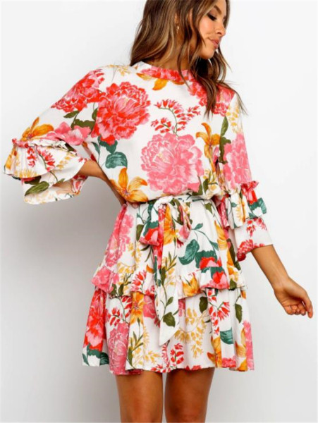 Moodne naiste kleidilõikeline 3/4 varrukate ja lillemustriga mudel