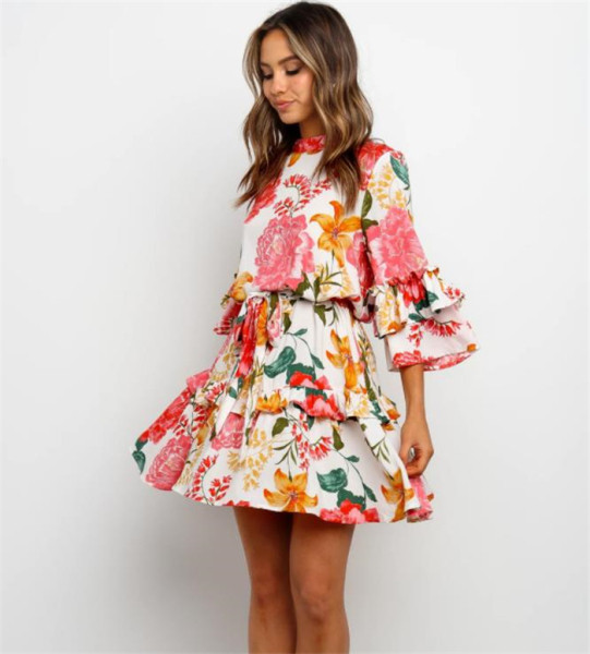 Moodne naiste kleidilõikeline 3/4 varrukate ja lillemustriga mudel