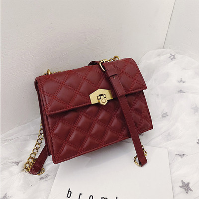 Eko bőrből készült modern női táska fém lánccal