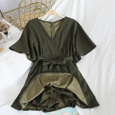 Modern női overall - ruha V-nyakú és derékövvel