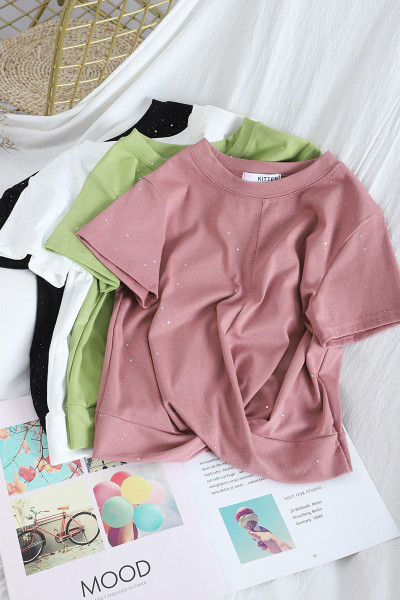 Καθημερινή γυναικεία μπλούζα με κοντό μανίκι και οβάλ ντεκολτέ