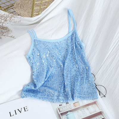 Praegune peenikeste rihmade ja litritega naiste topp