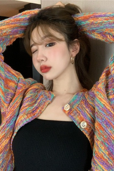 Mitmevärviline naiste nööpidega kardigan