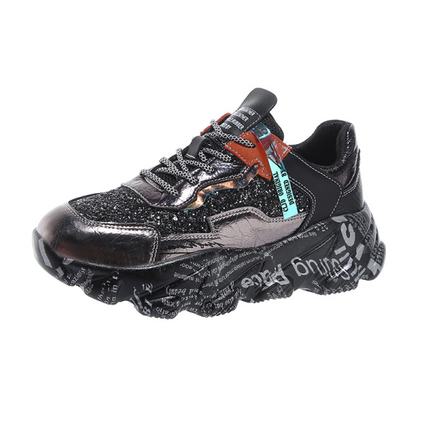 Praegused kõrge talla ja läikiva efektiga naiste tossud