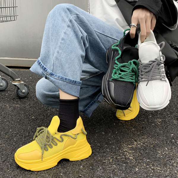 Kareda talla ja värviliste lipsudega vabaaja naiste tossud