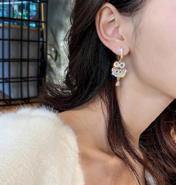 Moodsad öökulli kujulised naiste kõrvarõngad