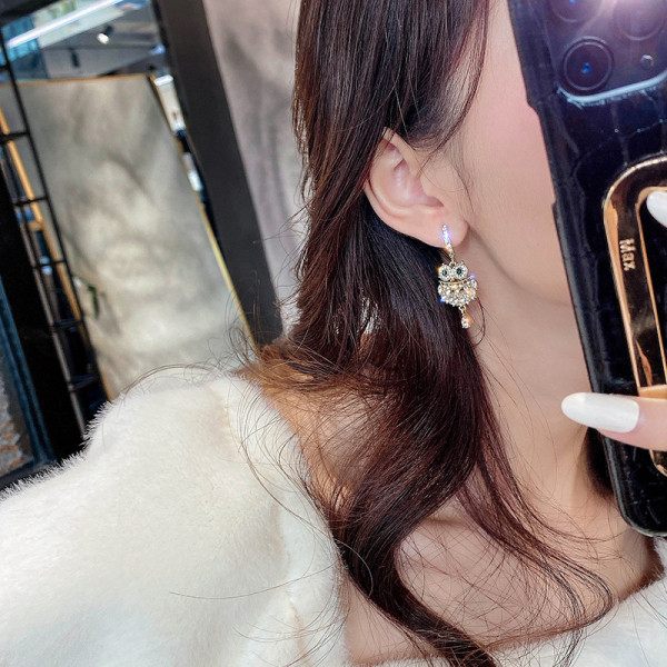 Moodsad öökulli kujulised naiste kõrvarõngad