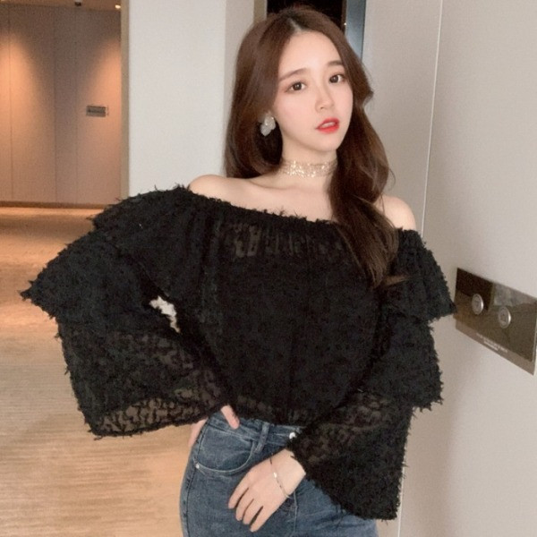 Naiste paljaste õlgade ja laiade varrukatega šifoonist pluus