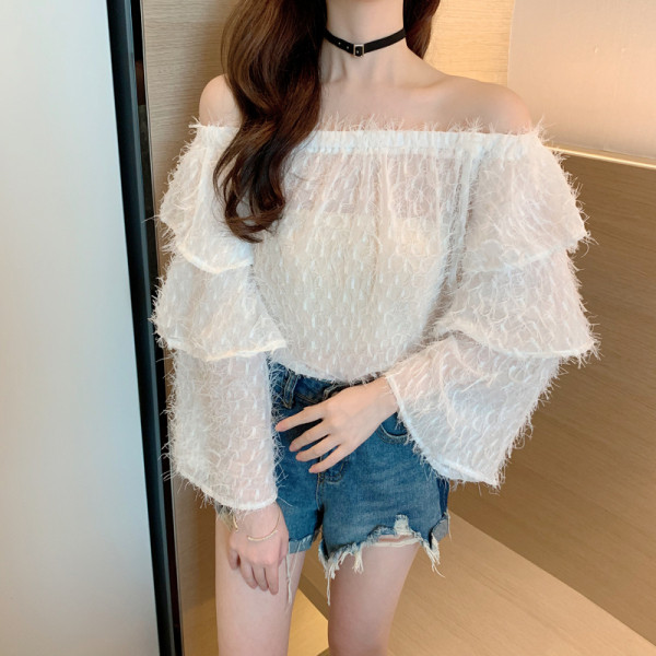 Naiste paljaste õlgade ja laiade varrukatega šifoonist pluus