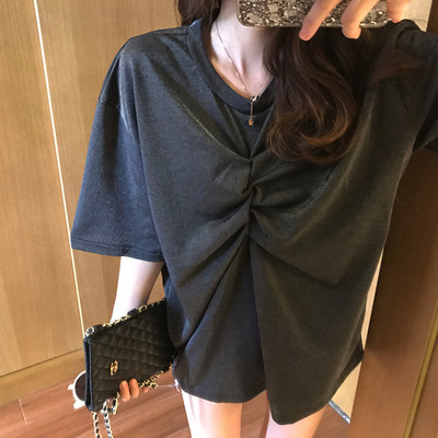 Moodne lühikeste varrukate ja ovaalse kaelusega naiste T-särk