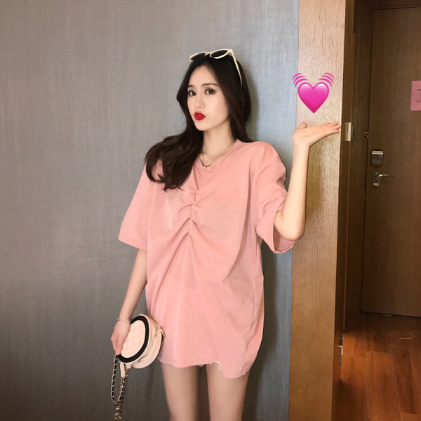 Moodne lühikeste varrukate ja ovaalse kaelusega naiste T-särk