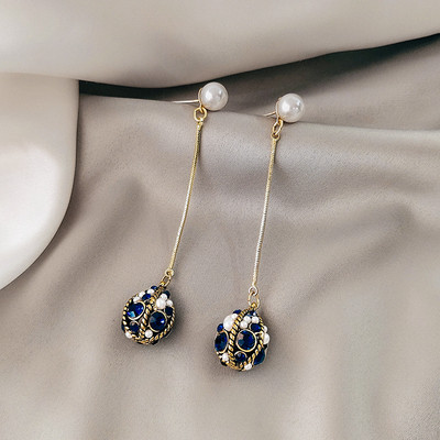 Moodsad pikad naiste kõrvarõngad kivide ja pärlitega