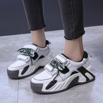 Naiste vabaaja tossud kõrge talla ja takjapaelaga