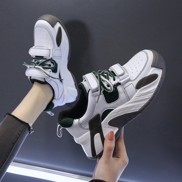 Naiste vabaaja tossud kõrge talla ja takjapaelaga